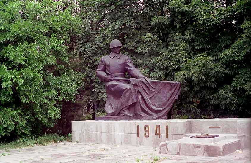 Vishnayki_2.jpg (61349 bytes)