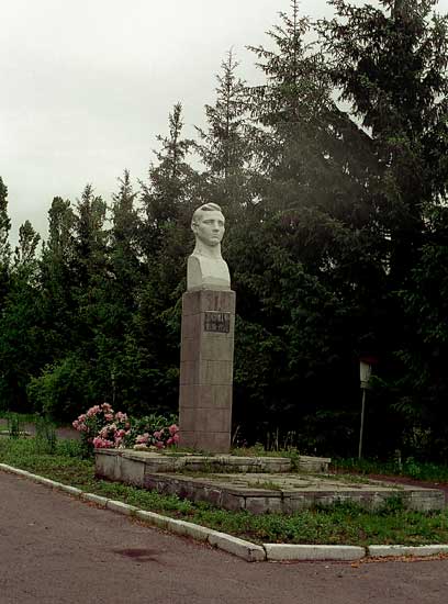 Vishnayki_2.jpg (61349 bytes)