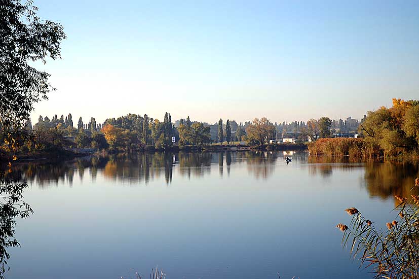 Kagamlik_1.jpg (46345 bytes)