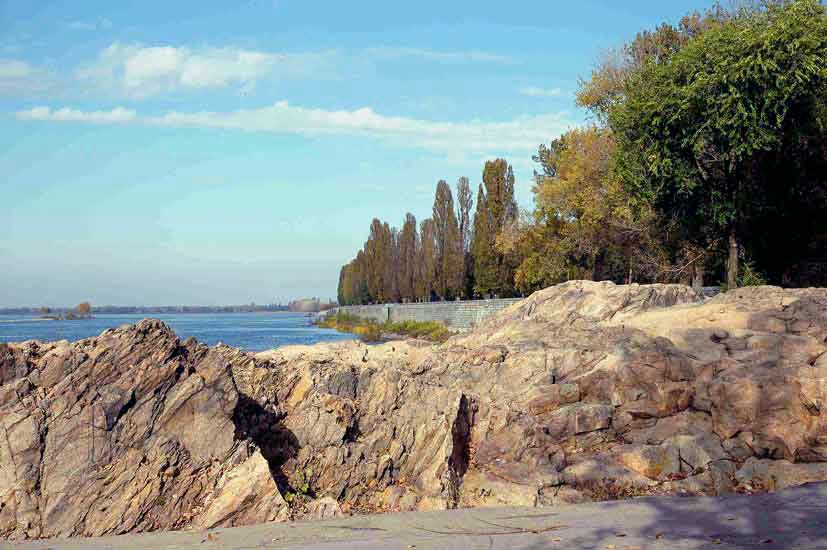 Kagamlik_1.jpg (46345 bytes)