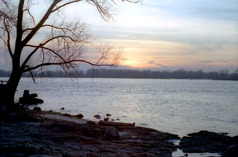 Kagamlik_1.jpg (46345 bytes)