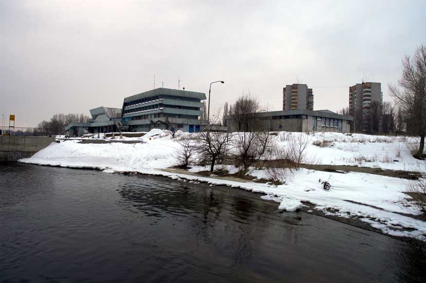 Park_1.jpg (78199 bytes)